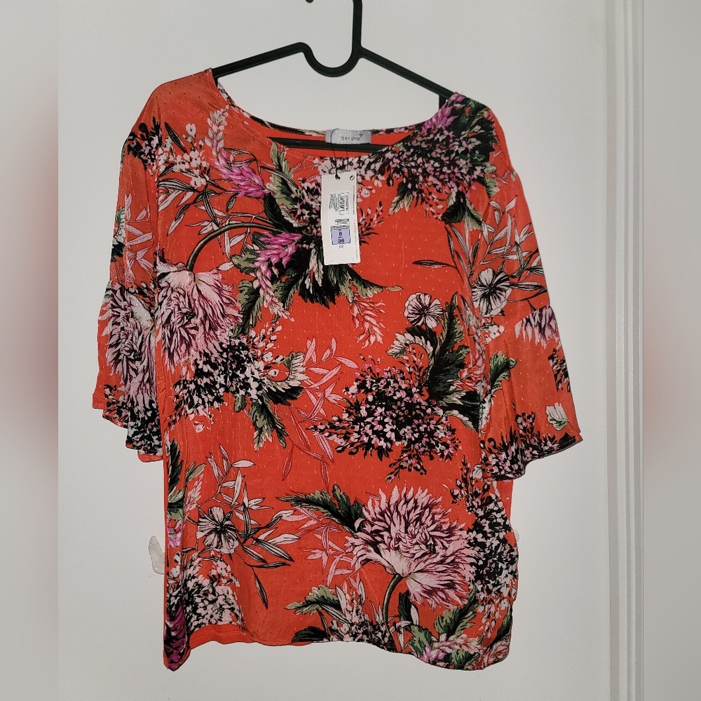 NWT Floral Top -Sz S/M- Per Una